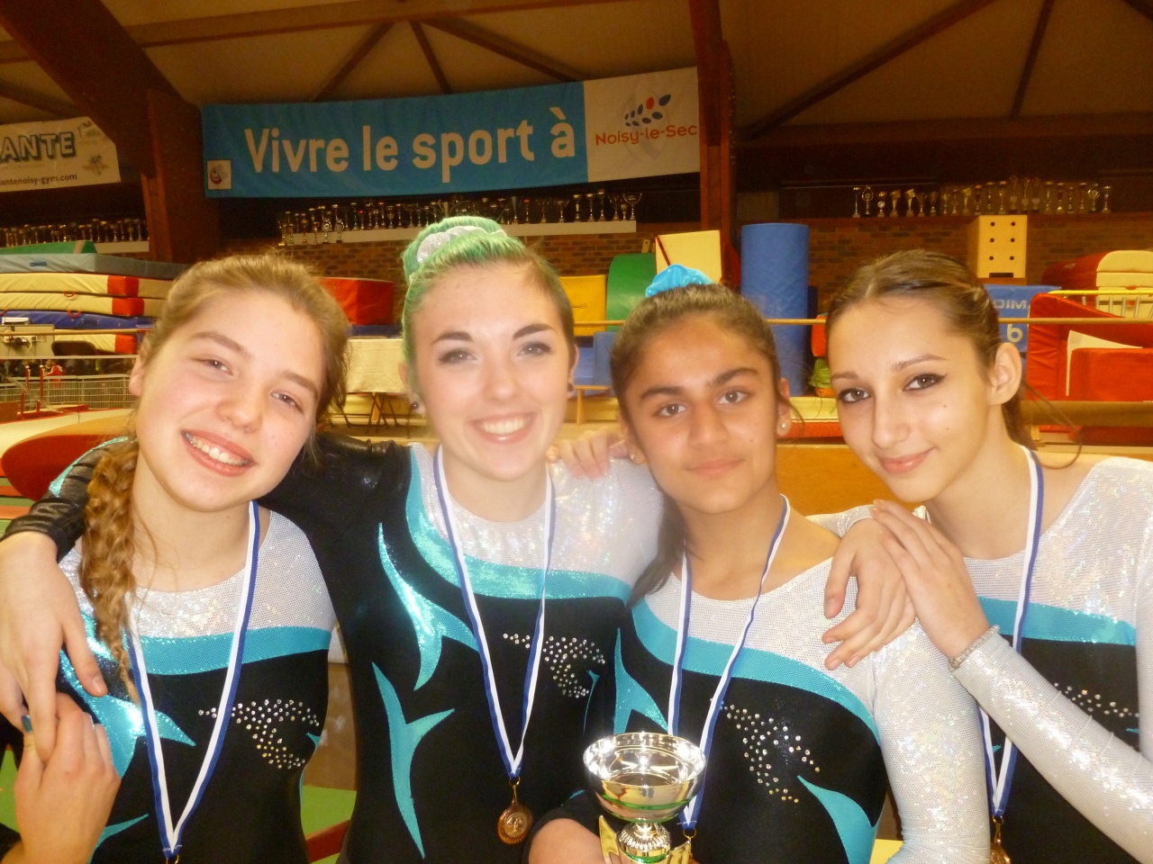 Dépt Equipe DIR A 3e (Estelle-Nell-Myriam-Anna)